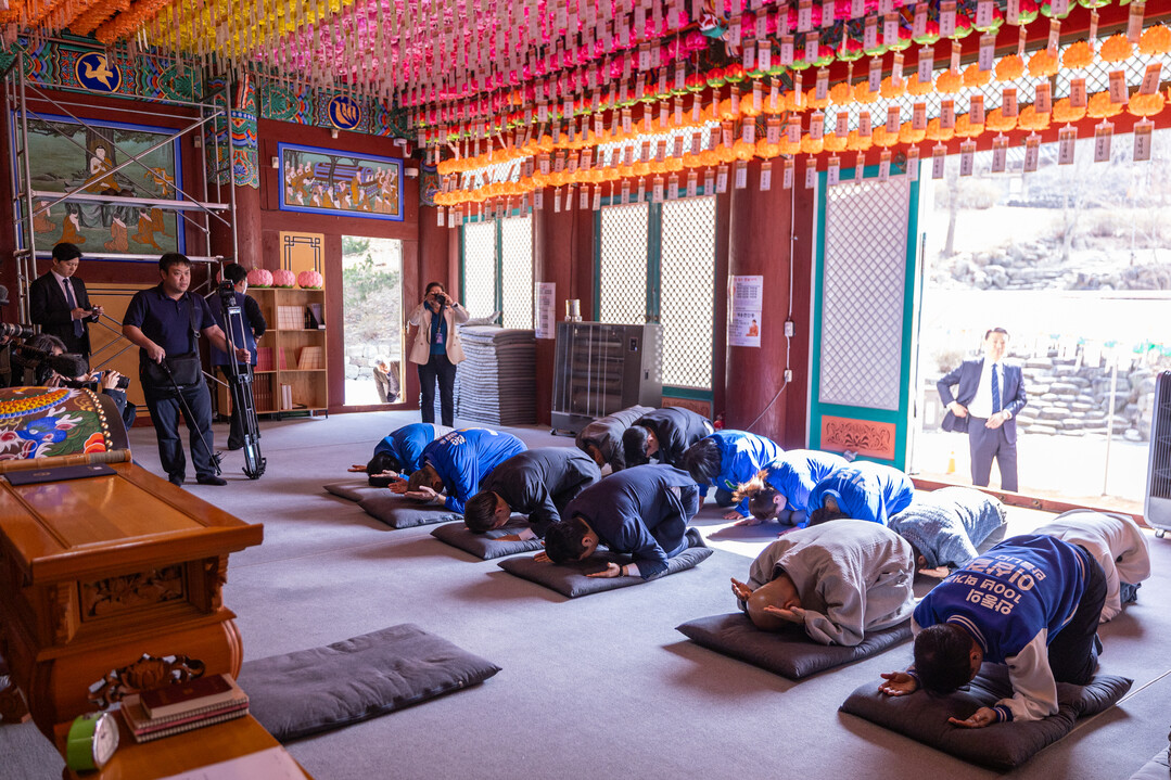 의성 산불에 피해 입은 고운사 방문해...