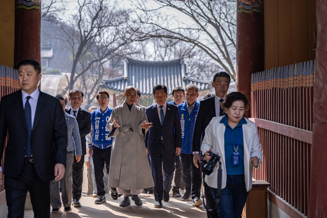 정청래 대표, 의성 산불 피해 고운사...